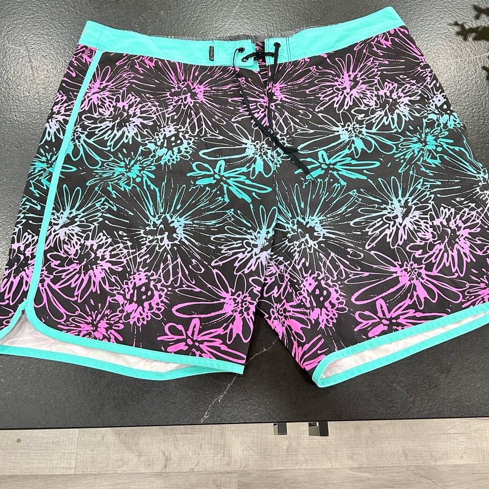 Hurley men’s board shorts